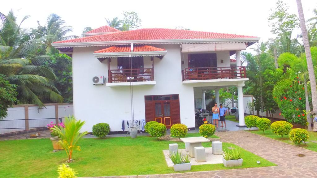 Helis Place Unawatuna Buitenkant foto